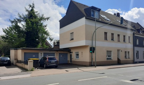 Duisburg Homberg Mehrfamilienhaus mit Garagen